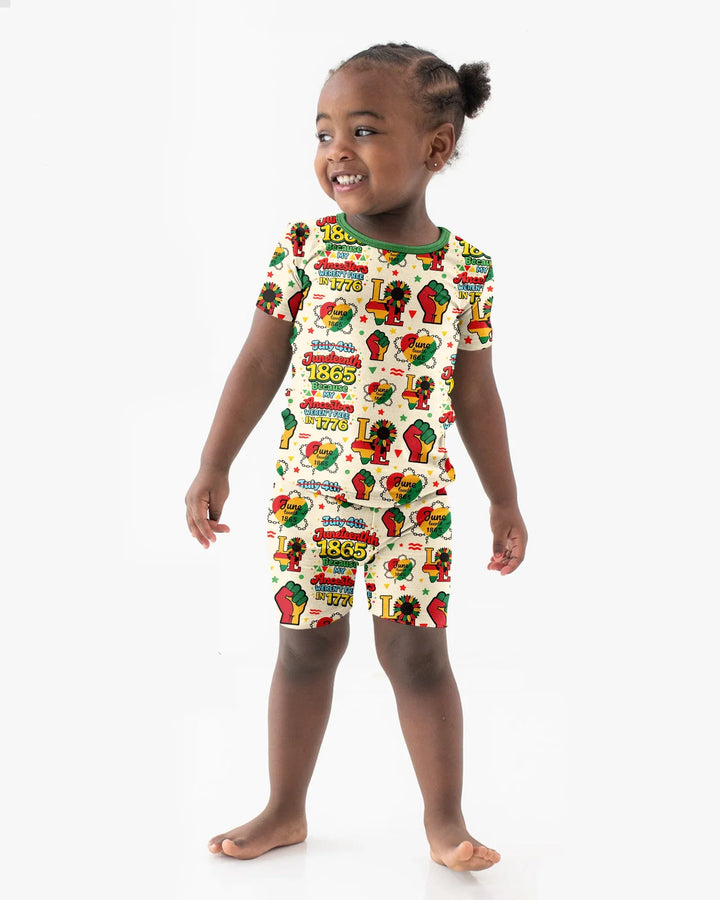 Template Zweiteiliges Pyjama-Set mit kurzen Ärmeln und Shorts