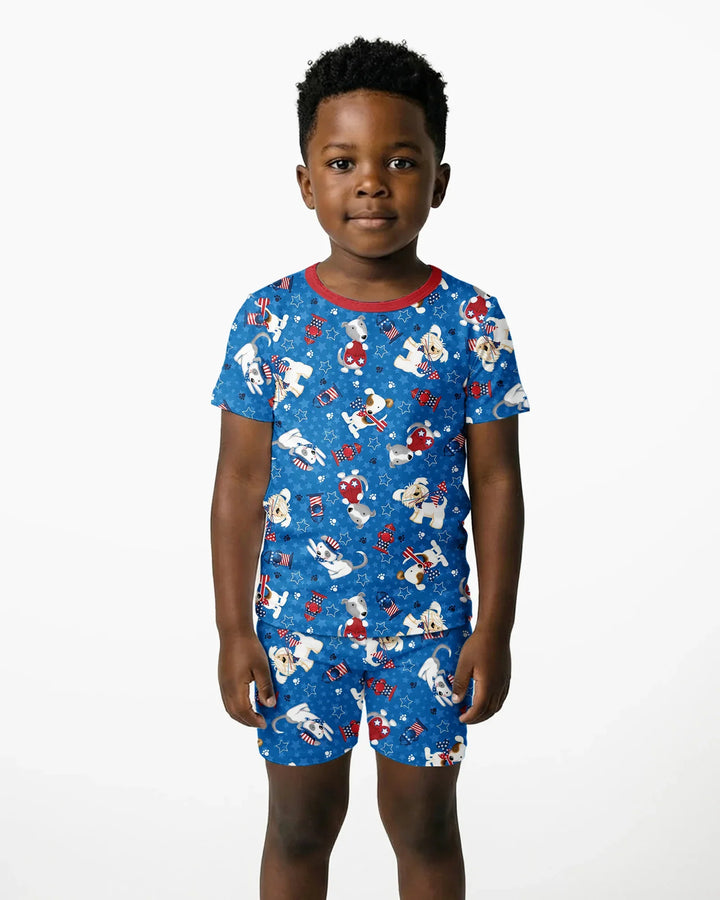 Template Zweiteiliges Pyjama-Set mit kurzen Ärmeln und Shorts