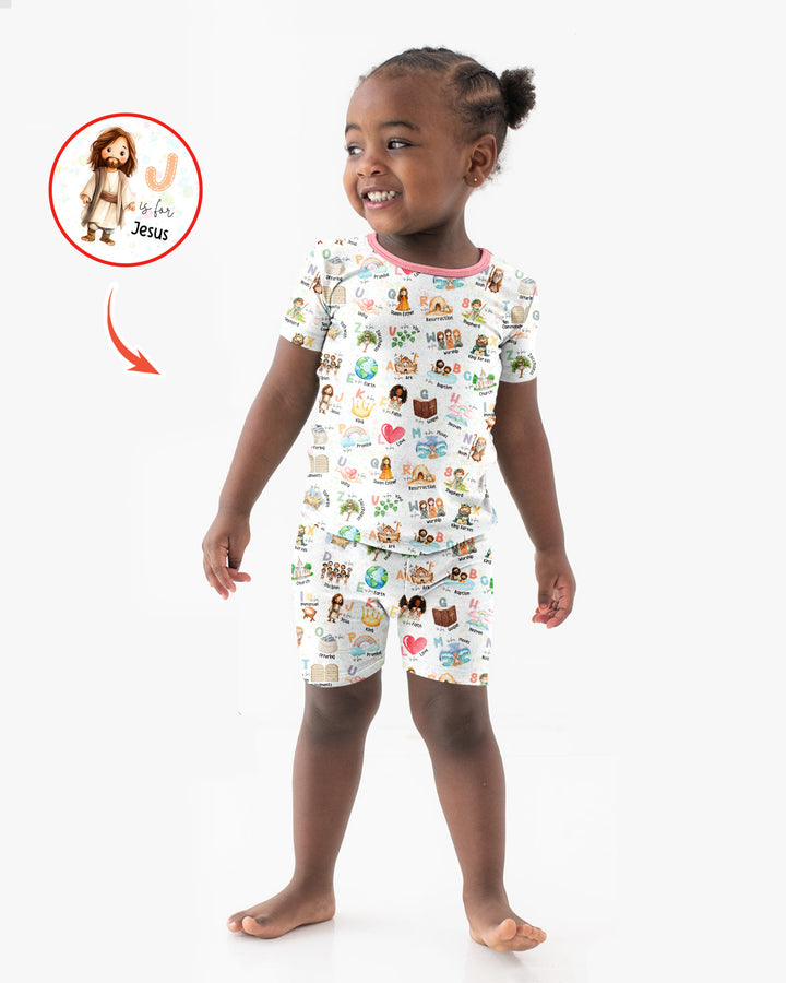 Template Zweiteiliges Pyjama-Set mit kurzen Ärmeln und Shorts