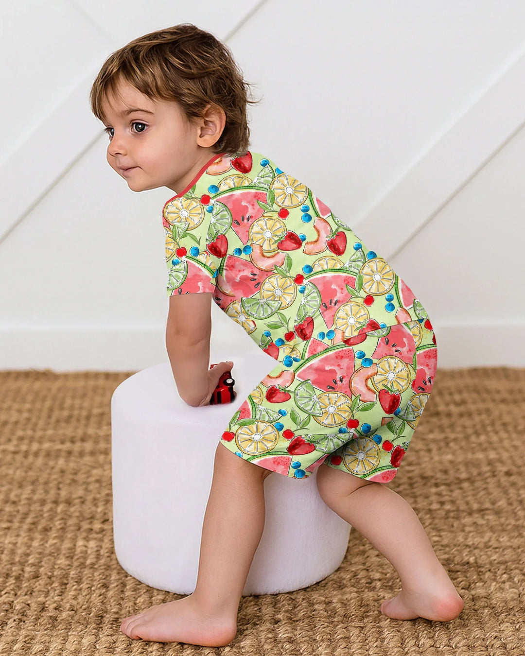 Template Zweiteiliges Pyjama-Set mit kurzen Ärmeln und Shorts