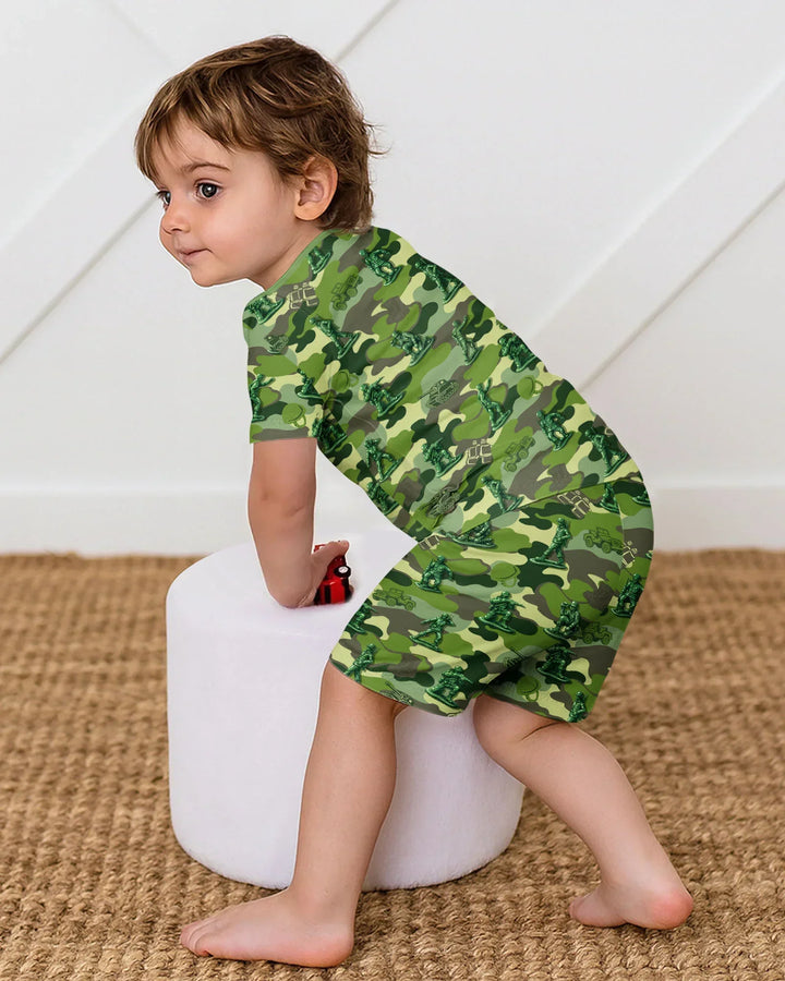 Pijama de dos piezas de bambú de hombrecitos verdes, de manga corta y pantalón corto