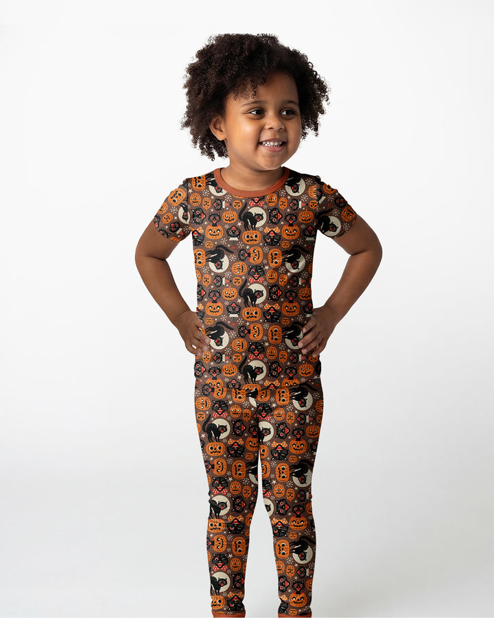 Vintage Halloween Black Cat Pumpkin Bamboo Two Piece Short Sleeve Pajama Set