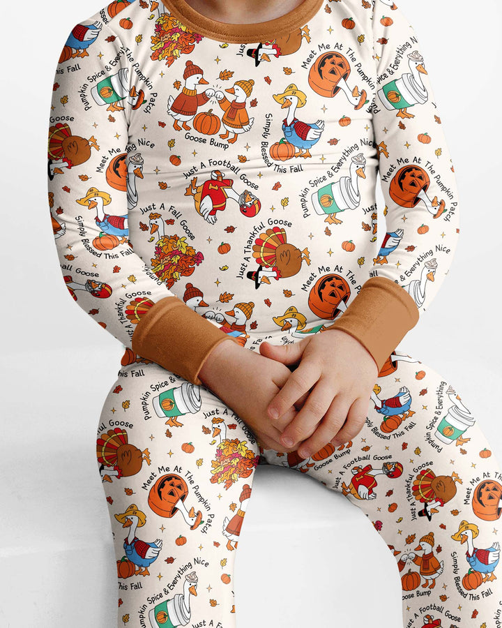 Zweiteiliges Langarm-Pyjama-Set mit Sommerfrüchten