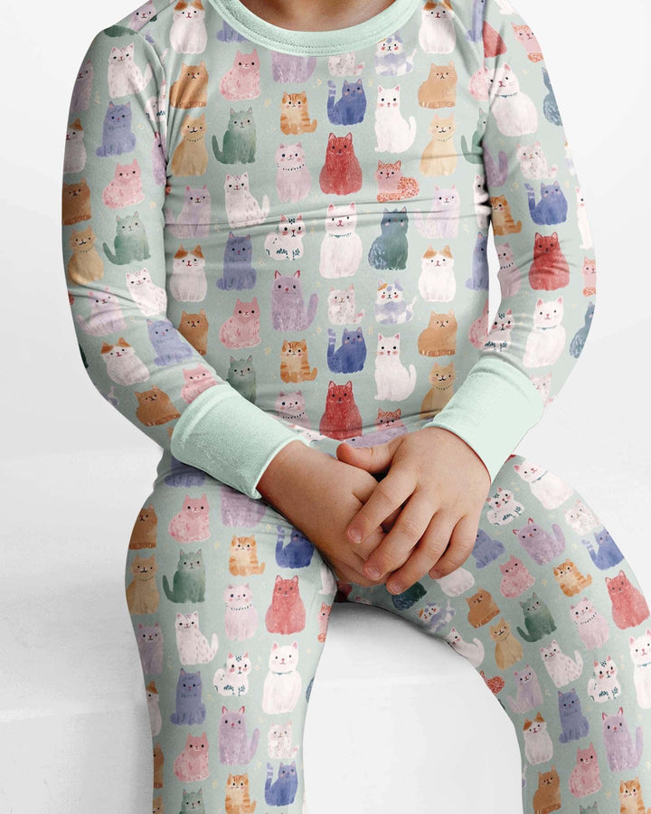 Conjunto de pijama de dos piezas de bambú de manga larga a juego familiar de gatitos felices encantados