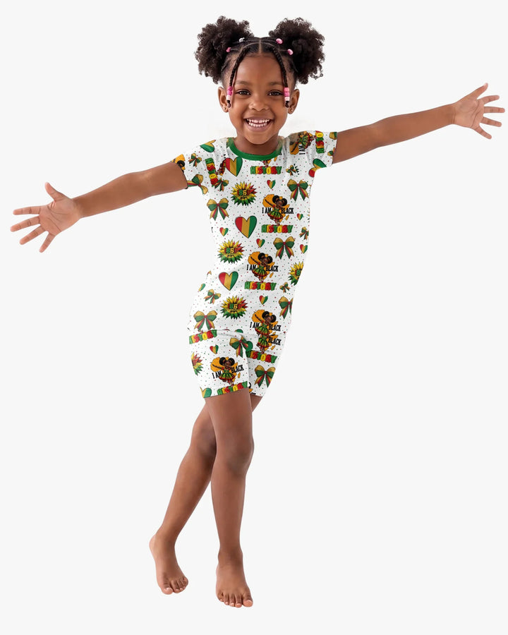 Template Zweiteiliges Pyjama-Set mit kurzen Ärmeln und Shorts
