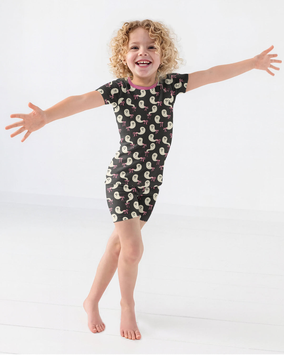 Little Ghosts Bamboo Two Piece Short Sleeve Shorts Pajama Set For Halloween