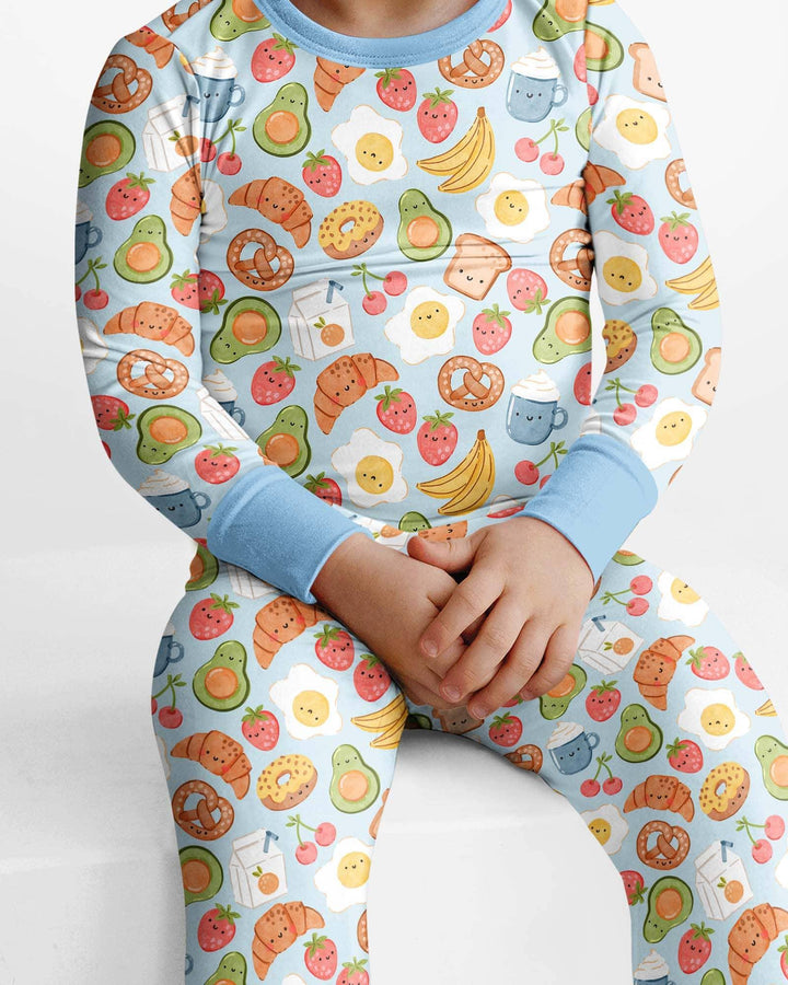 Zweiteiliges Langarm-Pyjama-Set mit Sommerfrüchten