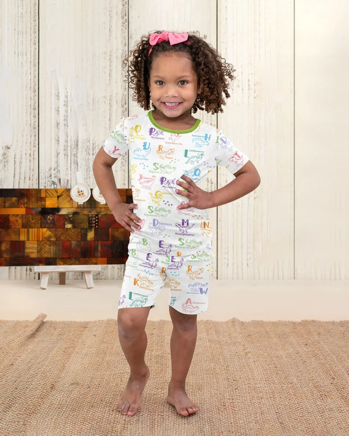Template Zweiteiliges Pyjama-Set mit kurzen Ärmeln und Shorts