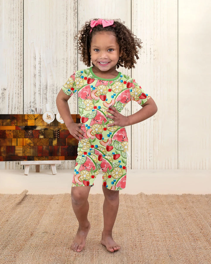 Template Zweiteiliges Pyjama-Set mit kurzen Ärmeln und Shorts