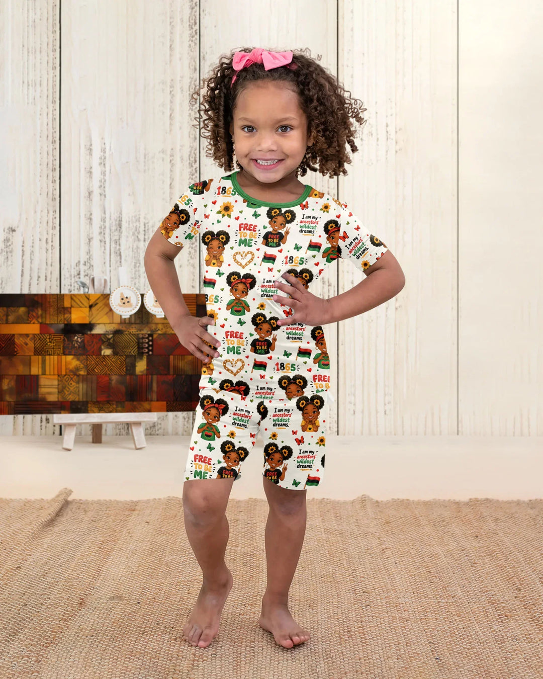 Template Zweiteiliges Pyjama-Set mit kurzen Ärmeln und Shorts