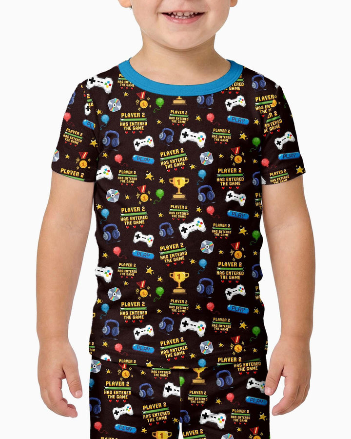 Template Zweiteiliges Pyjama-Set mit kurzen Ärmeln und Shorts