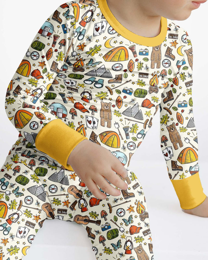 Zweiteiliges Langarm-Pyjama-Set mit Sommerfrüchten