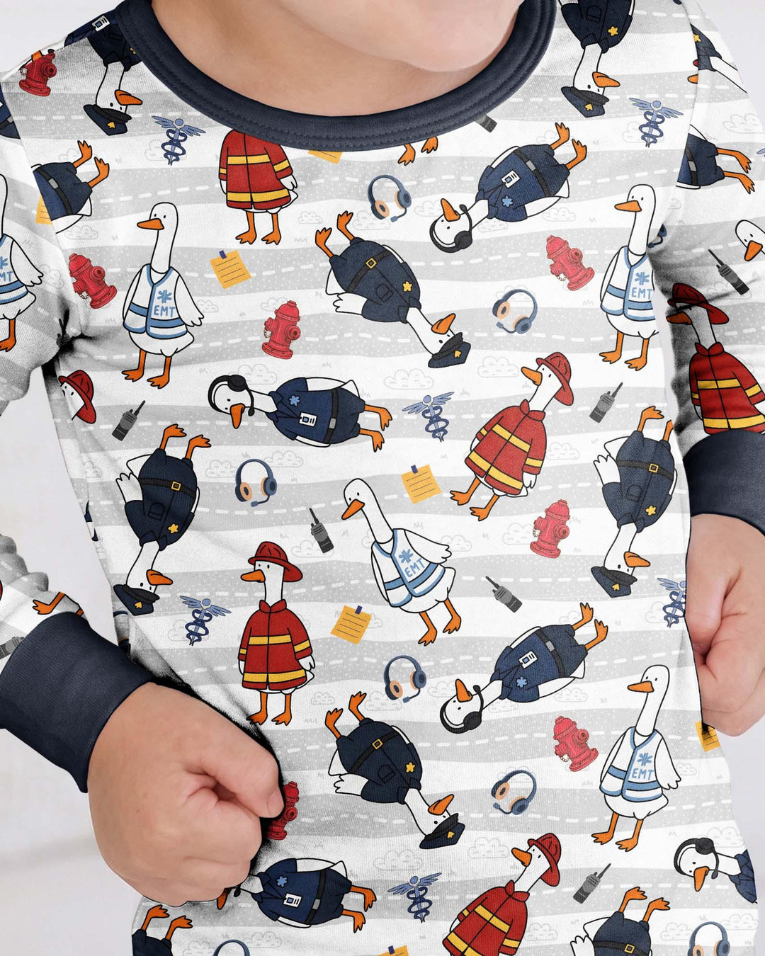 Zweiteiliges Langarm-Pyjama-Set mit Sommerfrüchten