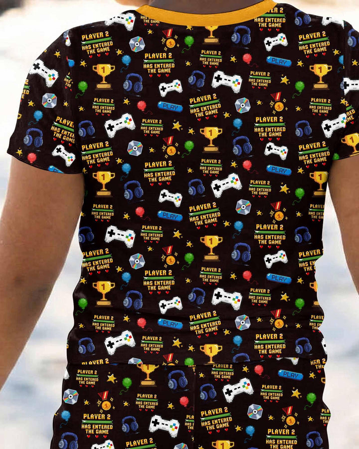 Template Zweiteiliges Pyjama-Set mit kurzen Ärmeln und Shorts
