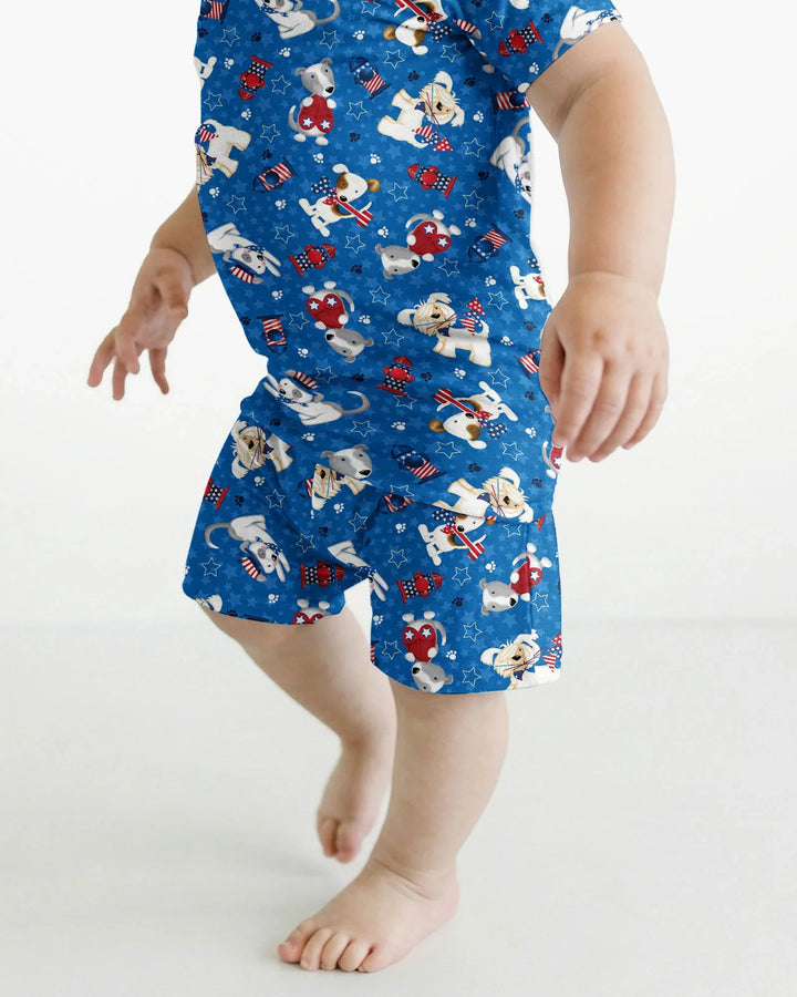 Template Zweiteiliges Pyjama-Set mit kurzen Ärmeln und Shorts
