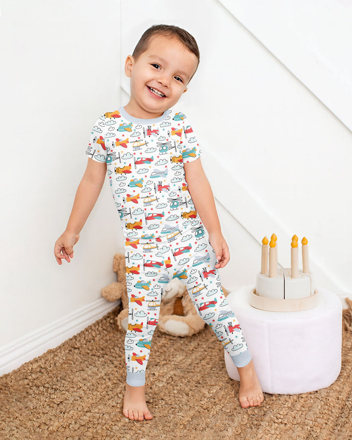 Flugzeuge und Hubschrauber zweiteiliges Pyjama-Set aus Bambus mit kurzen Ärmeln