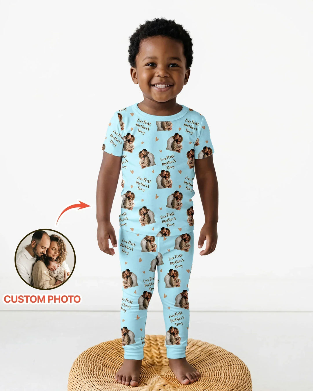 Pijama de dos piezas con foto personalizada "Our First as Parents" de bambú y manga corta