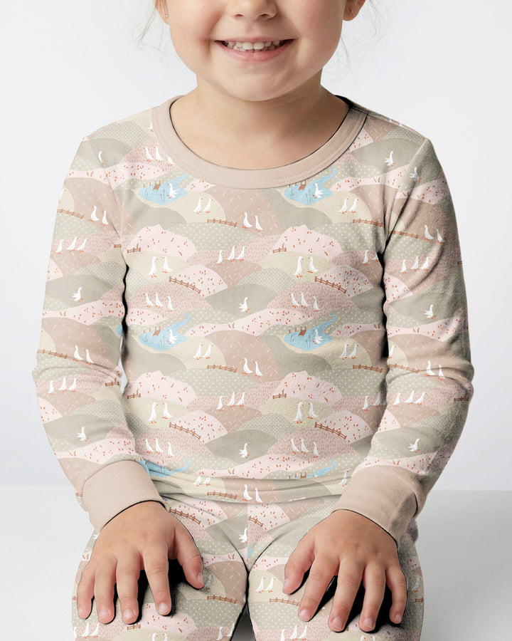 Zweiteiliges Langarm-Pyjama-Set mit Sommerfrüchten