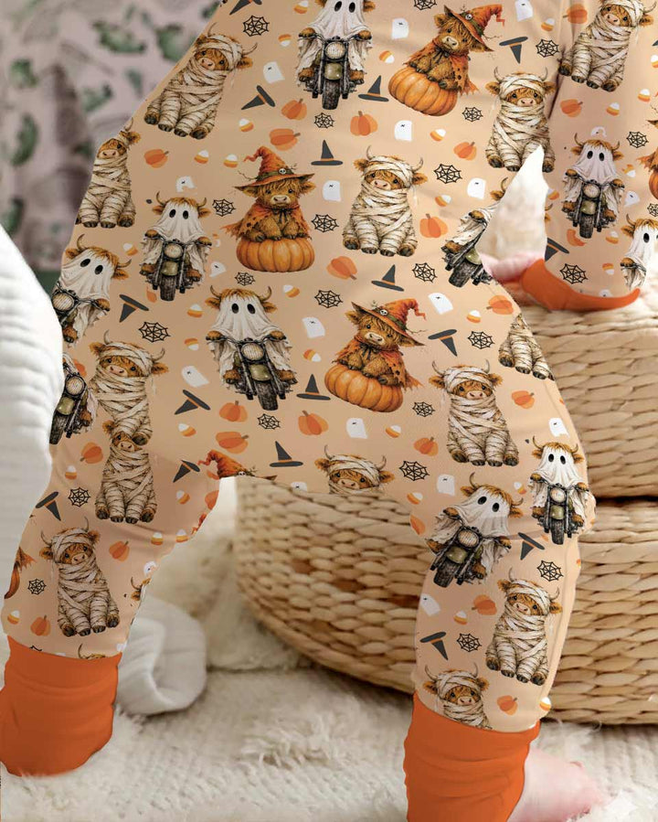 Funny Halloween Highland Cow Bamboo Convertible Zippy