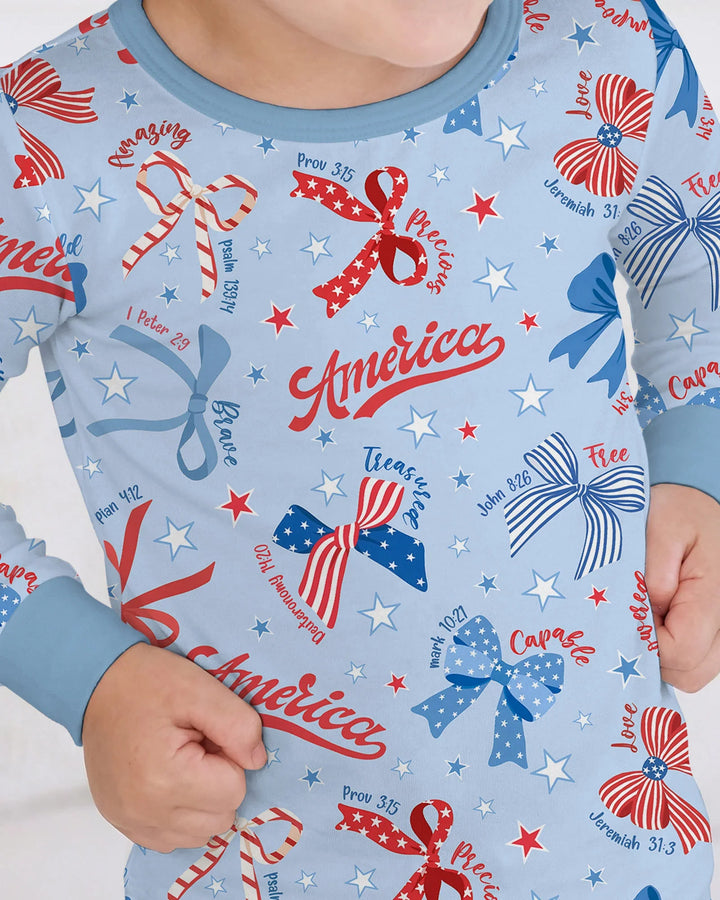 Pijama de dos piezas de manga larga de bambú con temática patriótica para niña