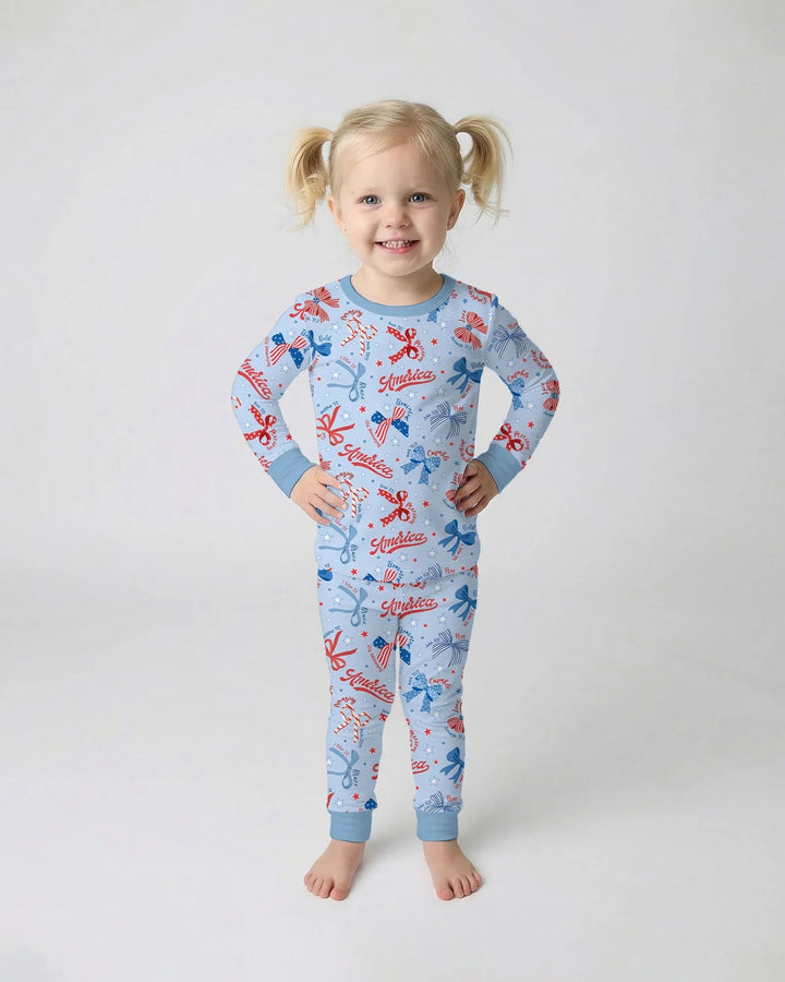 Pijama de dos piezas de manga larga de bambú con temática patriótica para niña