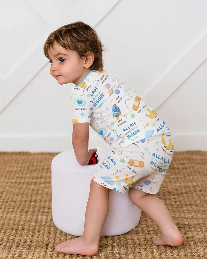 Template Zweiteiliges Pyjama-Set mit kurzen Ärmeln und Shorts
