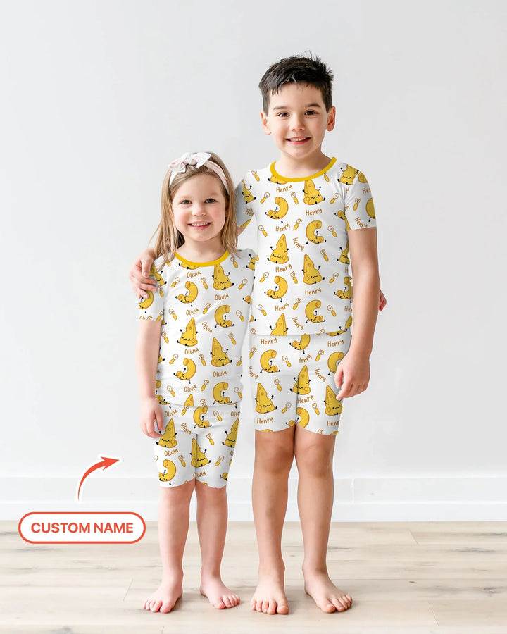 Conjunto de pijama de dos piezas de bambú de manga corta con pantalones cortos y nombre personalizado "Mac & Cheese Club"