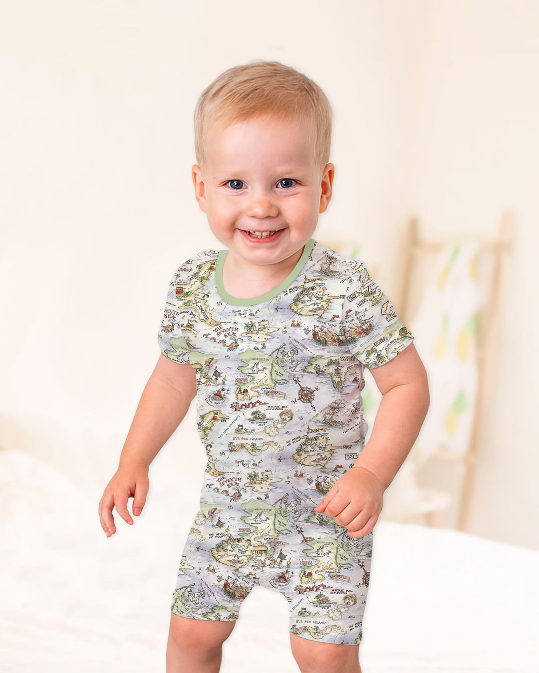 Conjunto de pijama de dos piezas de bambú de manga corta y pantalón corto a juego para papá y bebé de mapa del tesoro pirata