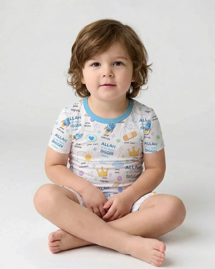 Template Zweiteiliges Pyjama-Set mit kurzen Ärmeln und Shorts