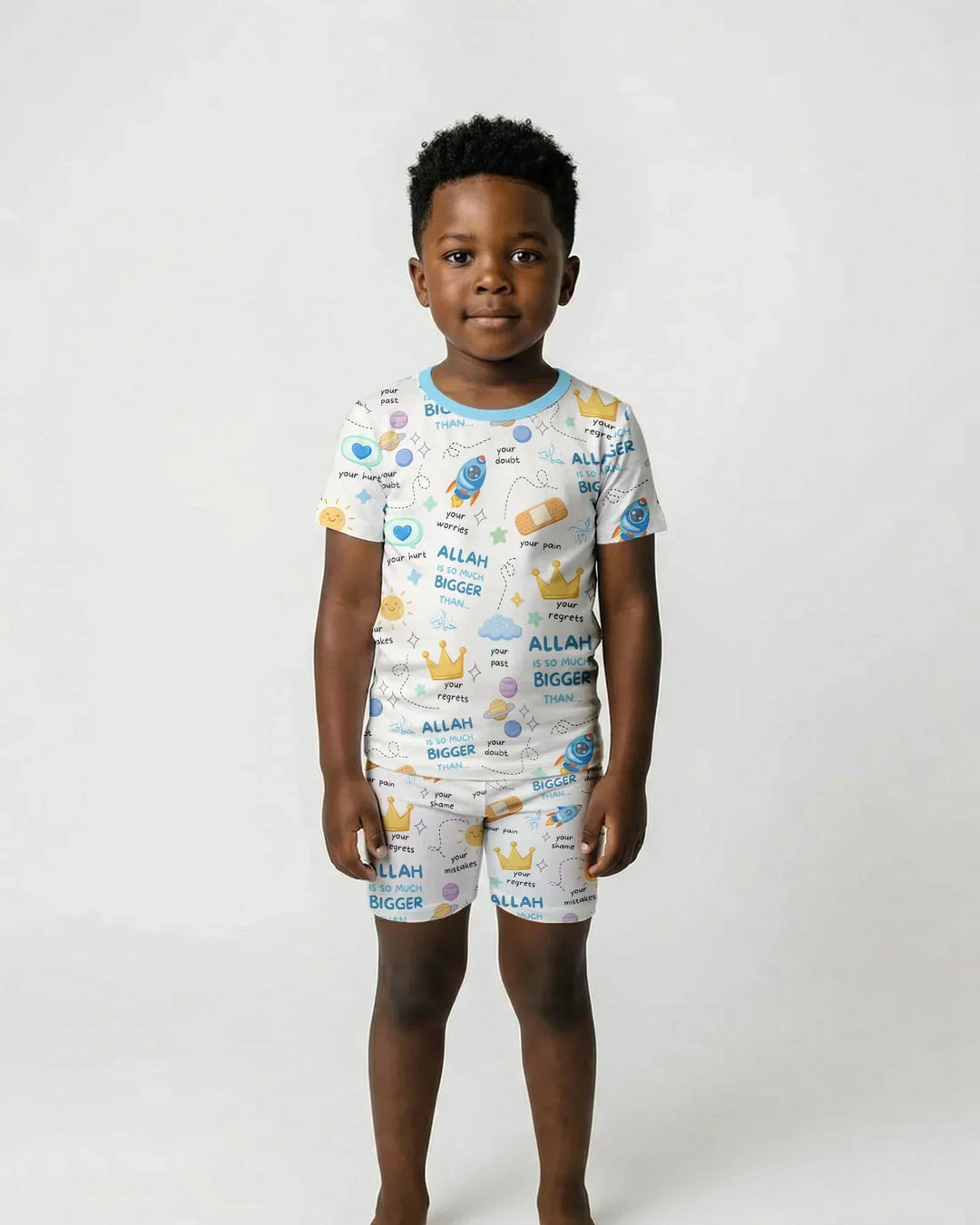 Template Zweiteiliges Pyjama-Set mit kurzen Ärmeln und Shorts