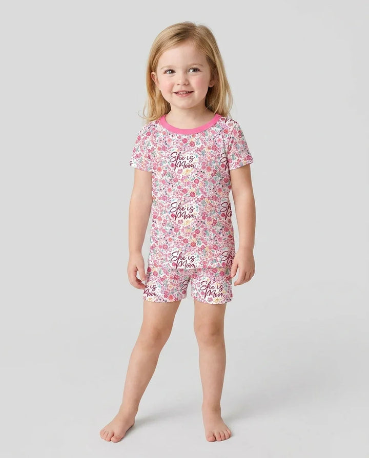 Template Zweiteiliges Pyjama-Set mit kurzen Ärmeln und Shorts