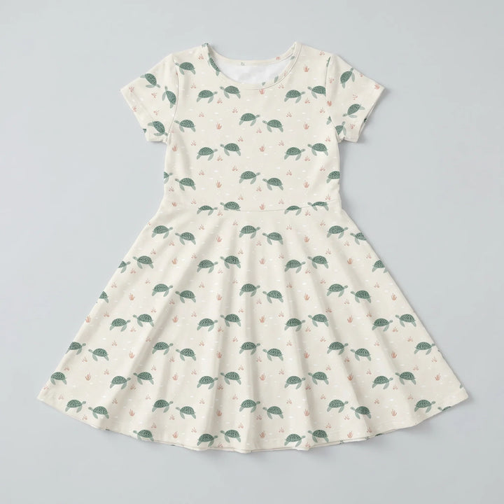 Kleines Meeresschildkröten-Bambus-Drehkleid