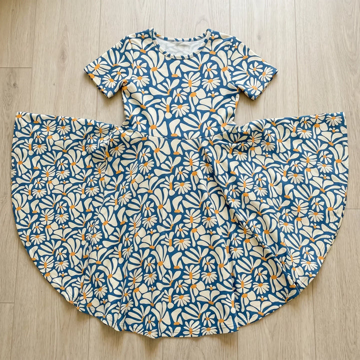 Retro-Gänseblümchen-Bambus-Drehkleid
