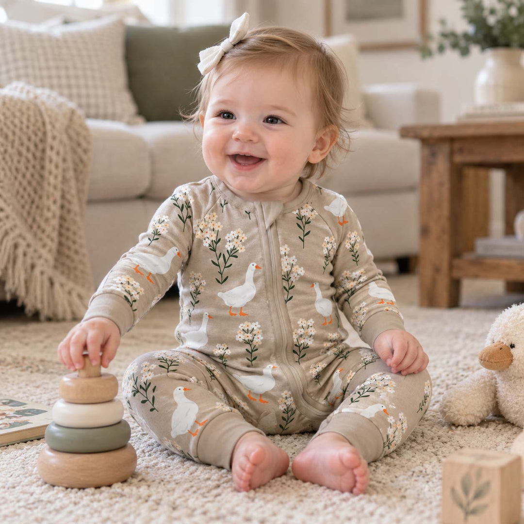 White Ducks and Daisies Bamboo Convertible Zippy