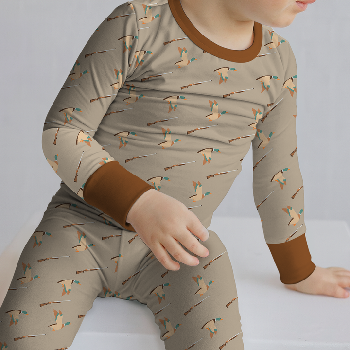 Zweiteiliges Langarm-Pyjama-Set mit Sommerfrüchten