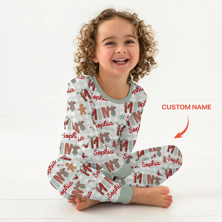 Custom Name Mama Mini Matching Christmas Two Piece Long Sleeve Pajama Set (Green) - Zumbamboo