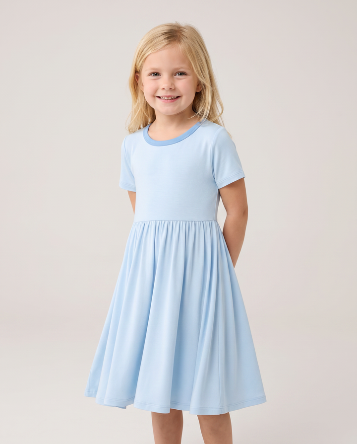 Einfarbiges Bambus-Drehkleid