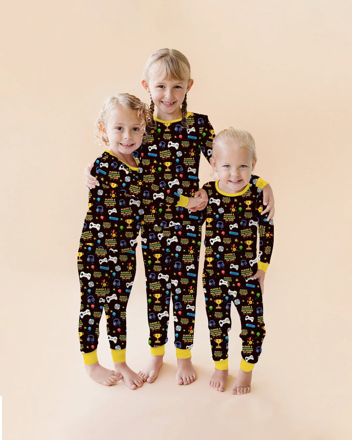 Zweiteiliges Langarm-Pyjama-Set mit Sommerfrüchten