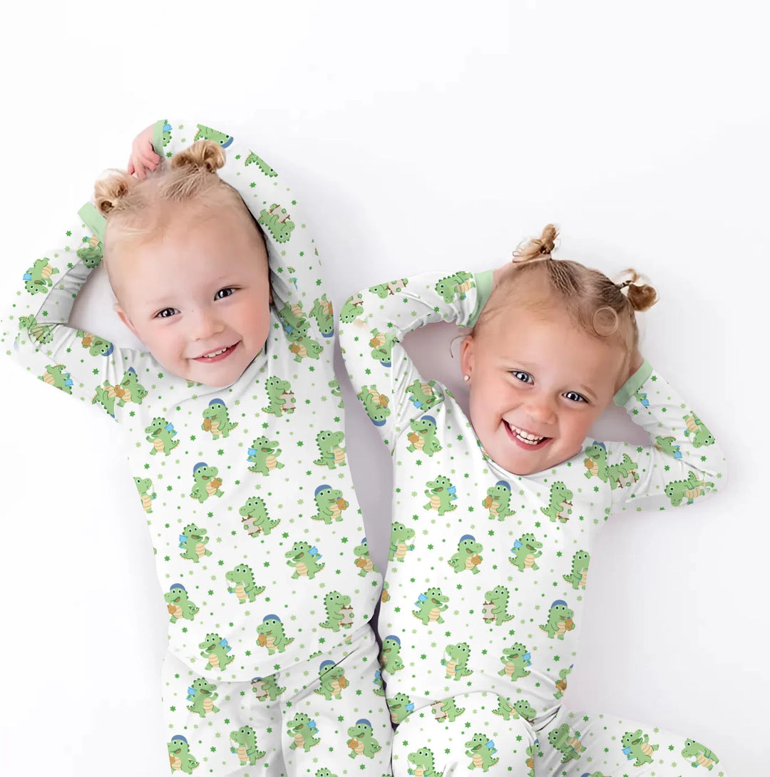 Zweiteiliges Langarm-Pyjama-Set mit Sommerfrüchten