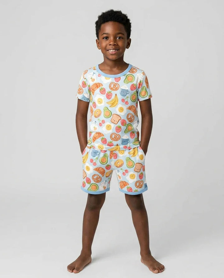 Template Zweiteiliges Pyjama-Set mit kurzen Ärmeln und Shorts