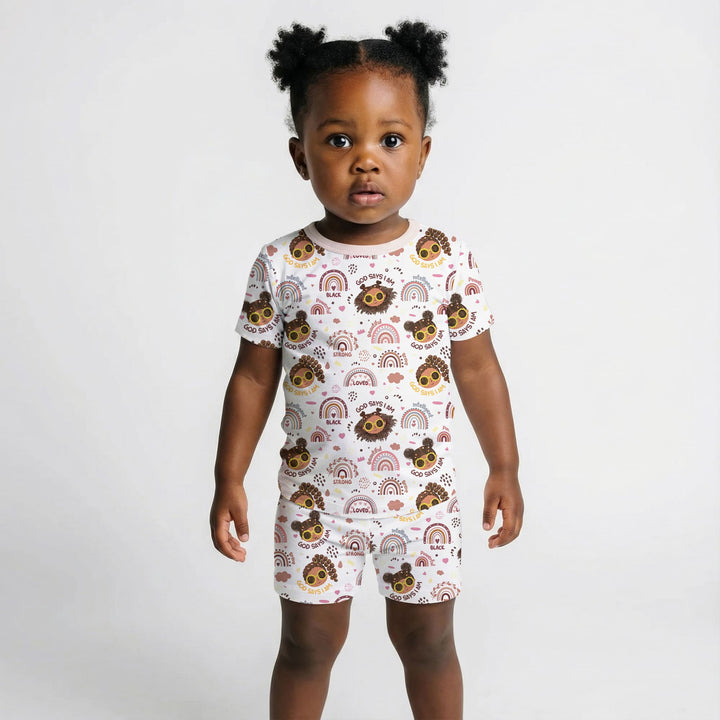 Template Zweiteiliges Pyjama-Set mit kurzen Ärmeln und Shorts