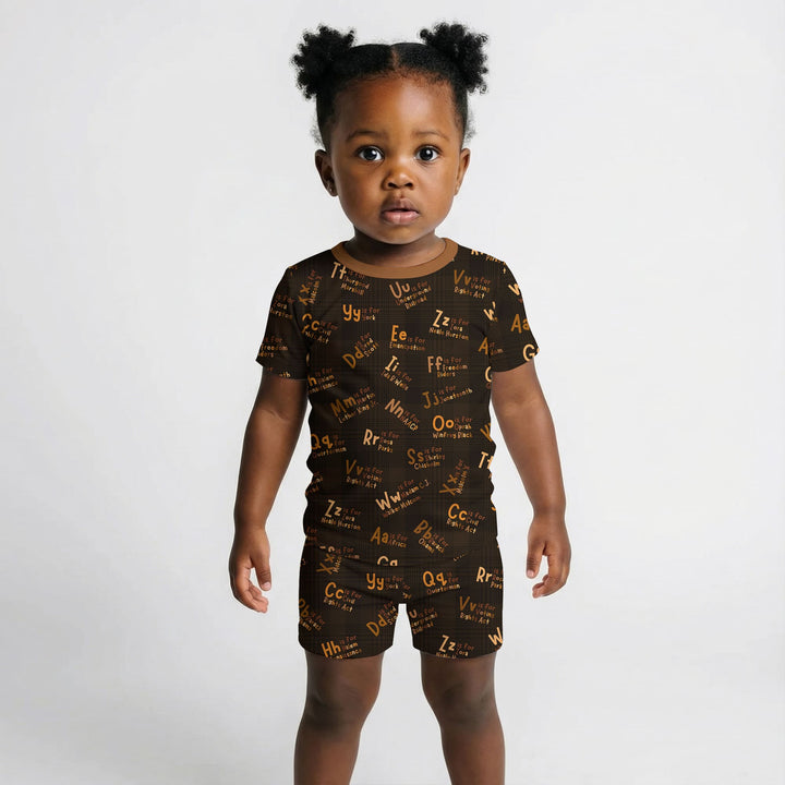 Template Zweiteiliges Pyjama-Set mit kurzen Ärmeln und Shorts