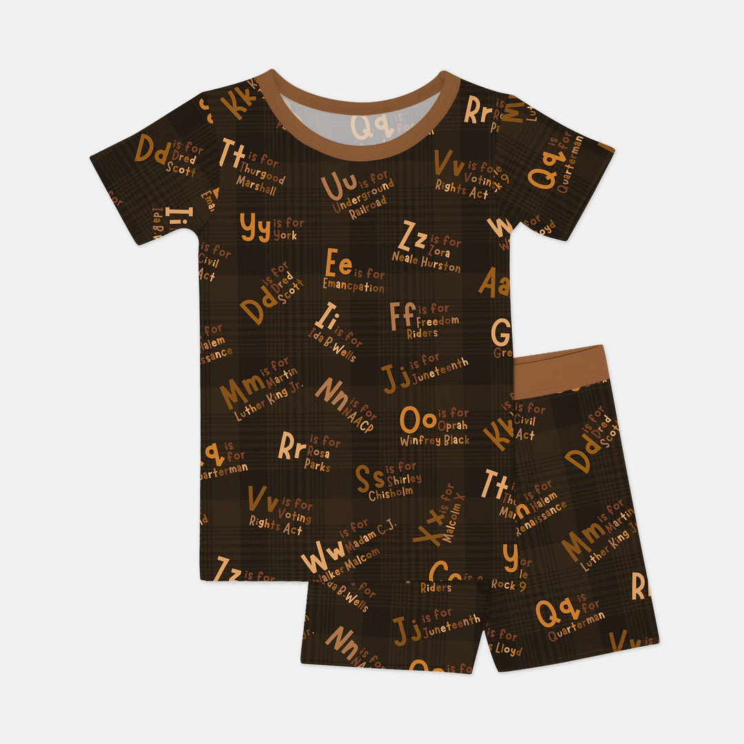 Template Zweiteiliges Pyjama-Set mit kurzen Ärmeln und Shorts