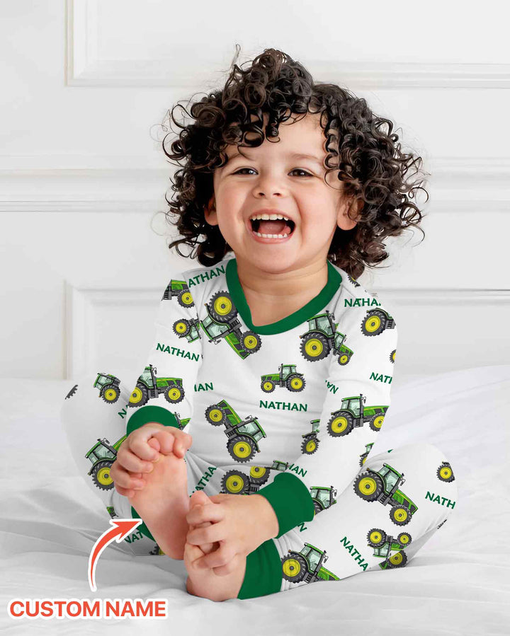 Conjunto de pijama de dos piezas de bambú de manga larga para papá y yo con tractores verdes y nombre personalizado