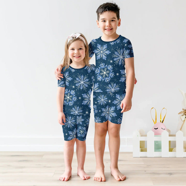 Winter Snowflakes Two Piece Short Sleeve Shorts Pajama Set - Zumbamboo