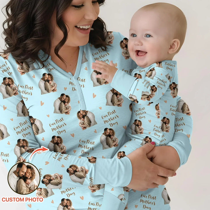 Pijama de dos piezas de bambú con foto personalizada "Our First as Parents" de manga larga